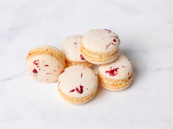 Blood macaron